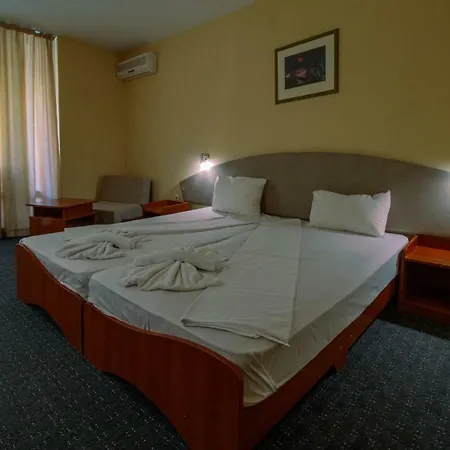 Royal 3* Napospart